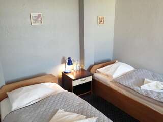 Отель Hotel Sowa Эльблонг Двухместный номер с 1 кроватью или 2 отдельными кроватями-1